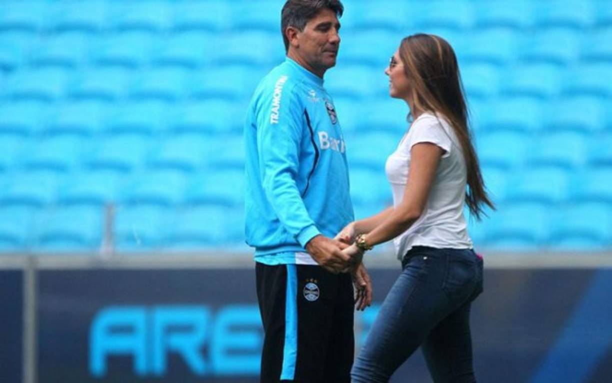 La hermosa joven junto a su padre y entrenador.