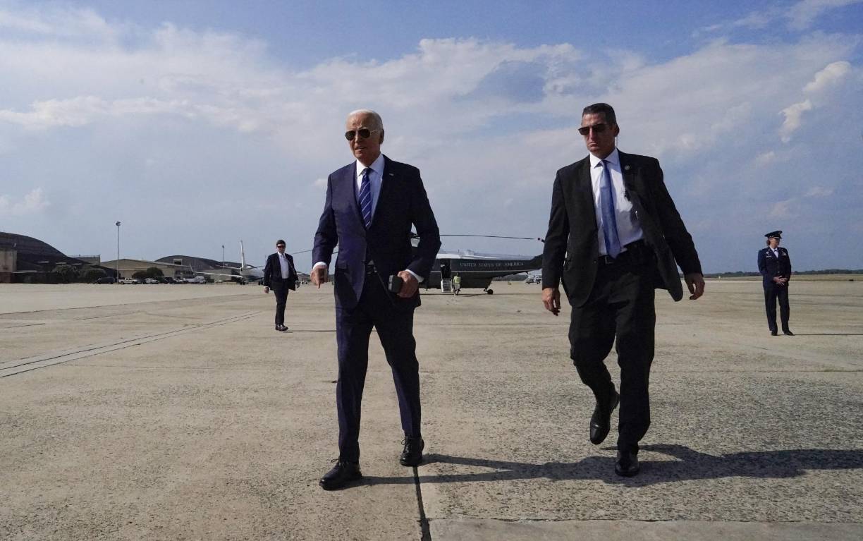 <b>¿A quién protege?</b> El Servicio Secreto protege de por vida a los presidentes y expresidentes, a sus familias y a los hijos de los expresidentes hasta los 16 años. Sus agentes también garantizan la seguridad de jefes de Estado y de gobierno extranjeros en visitas oficiales o en grandes acontecimientos nacionales o internacionales en Estados Unidos.