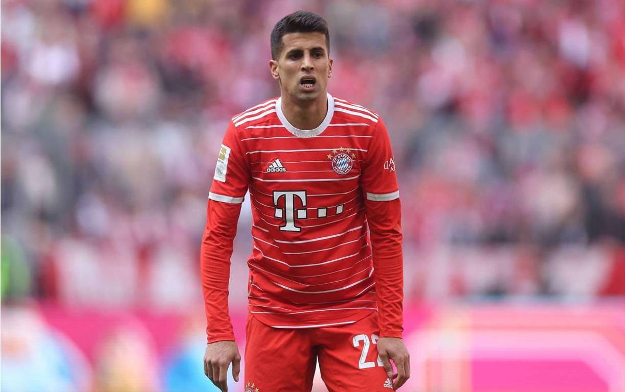 Joao Cancelo - El lateral portugués no se quedaría en el Bayern Múnich, que no estaría dispuestos a pagar los en torno a 70-80 millones que el Manchester pediría por él. Arsenal busca un fichaje para ocupar ese carril y según el diario inglés Mirror, los gunners se postulan como principales interesados en el luso.
