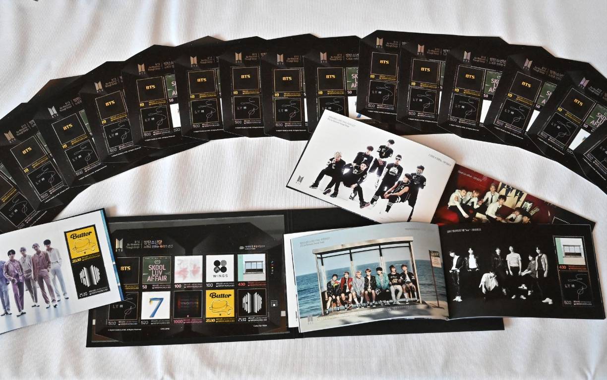 Una serie especial de sellos presentada por el servicio de correos de Corea se agotó rápidamente en internet: las 120.000 series disponibles sólo tardaron tres horas en venderse, dijo a la AFP un sorprendido funcionario.