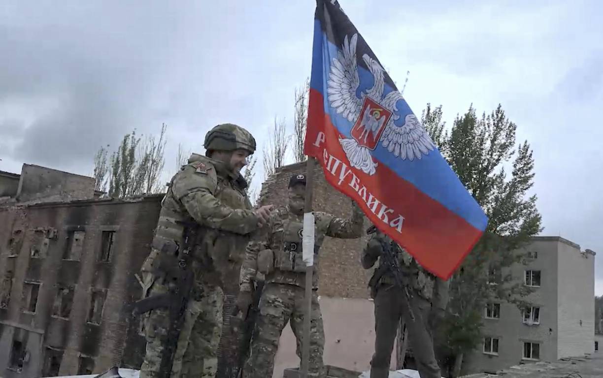 Según el Instituto sobre el Estudio de la Guerra (ISW, según sus siglas en inglés), el Ejército ruso necesitará refuerzos para sostener los flancos, algo que ya estaría haciendo, según Malyar. 