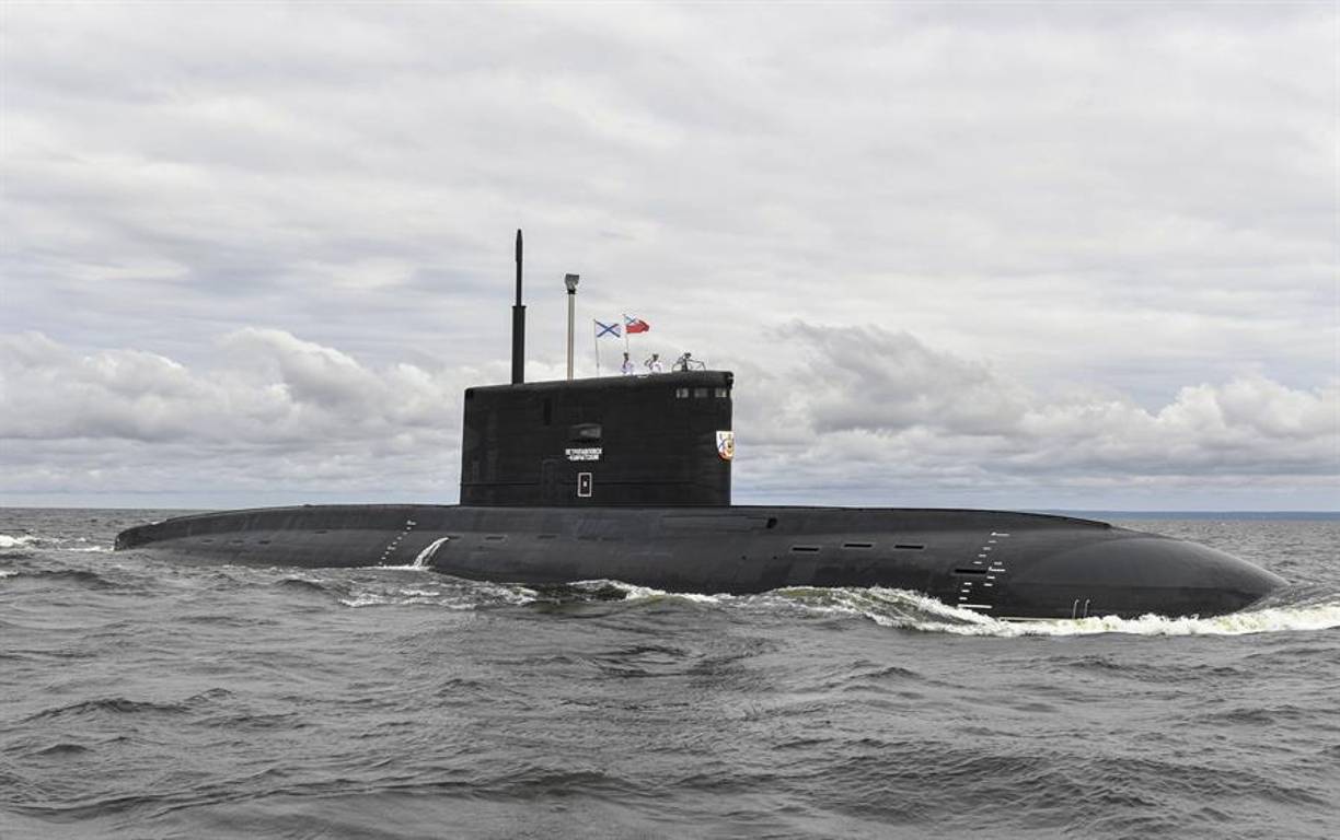 El submarino nuclear «Kniaz Vladímir», cuenta con compartimentos de armas electrónicas y de silos con misiles balísticos intercontinentales.