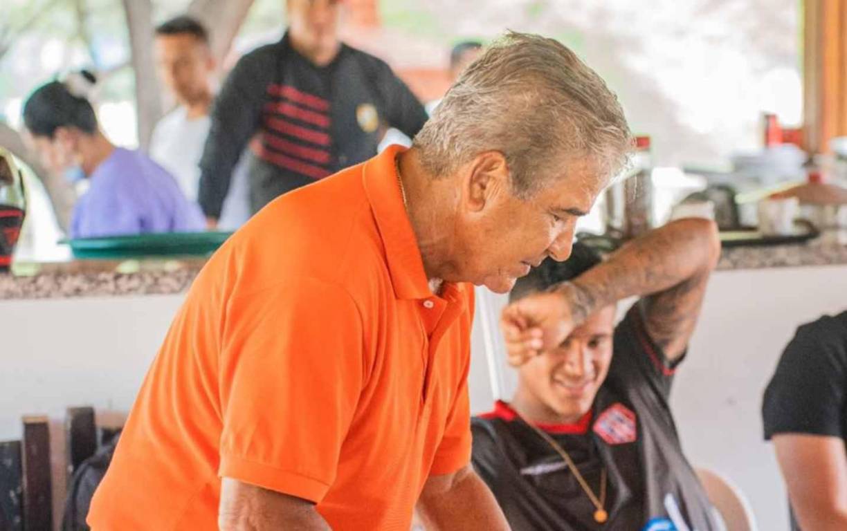 Ahora la realidad sorpresiva de Jorge Luis Pinto es en el banquillo del Unión Magdalena de la segunda división de Colombia.