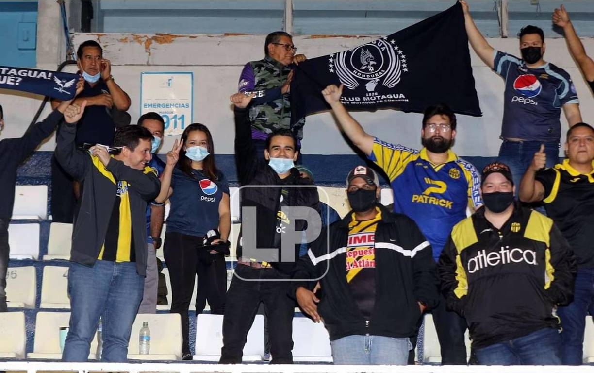 Aficionados de Motagua y Real España vivieron una gran fiesta con el partidazo en el estadio Nacional.