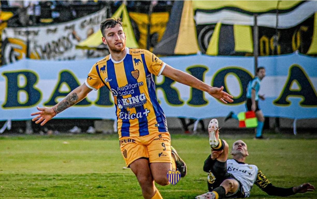 Los Potros del Olancho FC también se reforzarían en la delantera con la llegada del delantero argentino Germán Águila, de 24 años y que ha jugado en la tercera división de su país en la última temporada.