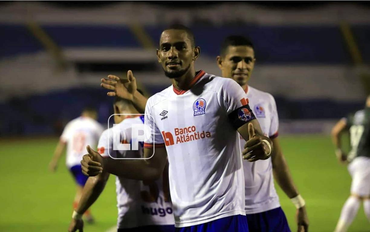 Jerry Bengtson sigue incrementando sus números de goles en el Olimpia.