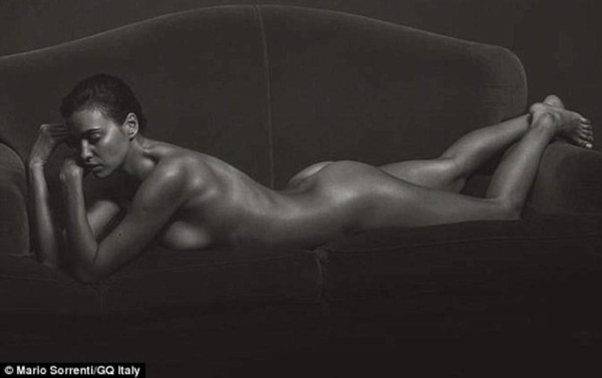 Ahora, la rusa deleita a sus seguidores al posar desnuda para la revista GQ de Italia.