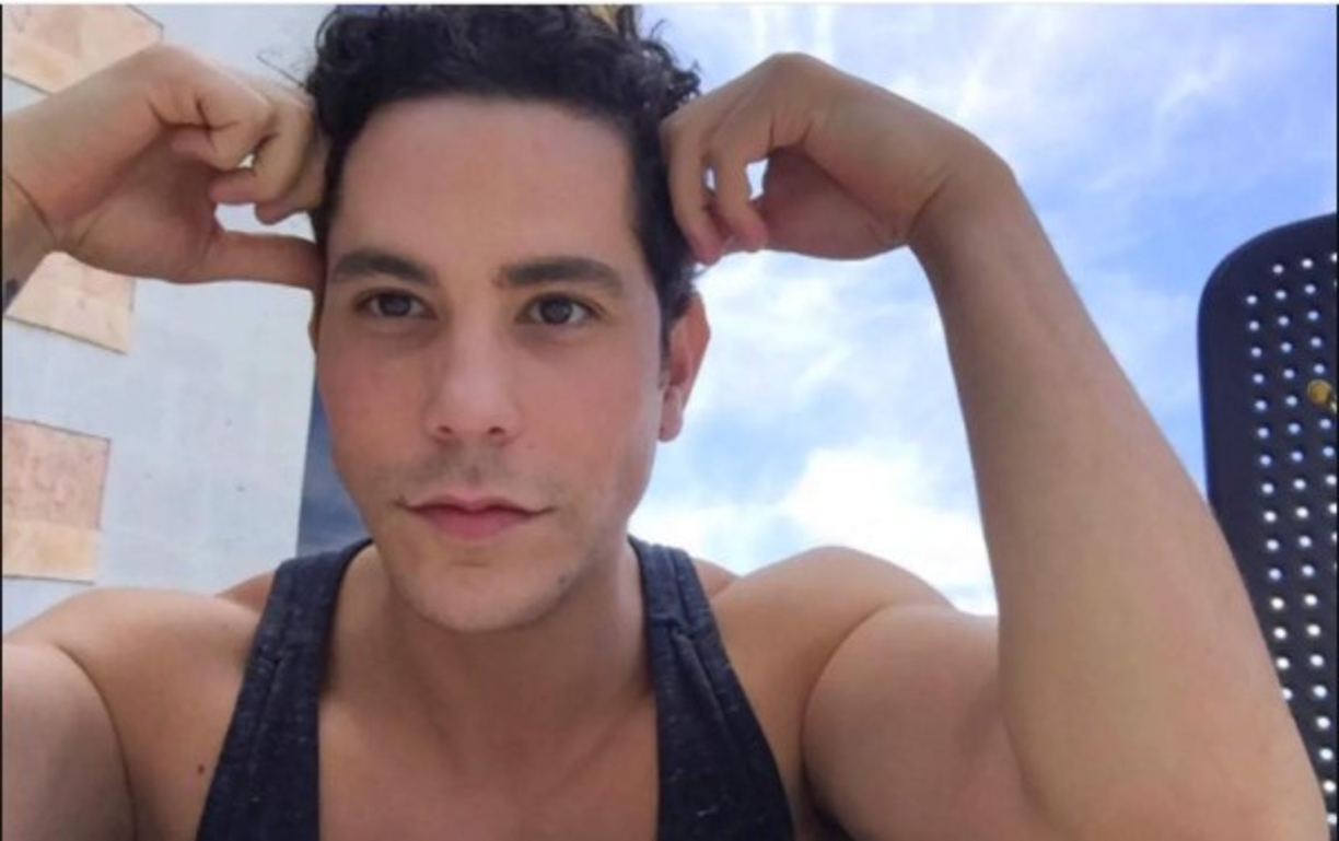 El nombre de Christian Chávez ha sonado muy fuerte últimamente y no por el regreso de RBD, sino por las polémicas en las que ha estado involucrado el cantante, la última fue dada a conocer por un hombre, quien, en una entrevista con una revista de espectáculos, mencionó que trabaja de escort y que el artista lo contagió de VIH.