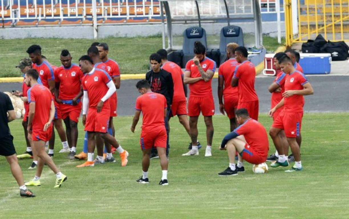 En la práctica se pudo ver al defensa argentino Jonathan Ferrari muy triste por lo ocurrido en el Ricardo Saprissa. Su error condenó al Olimpia a quedar eliminado.