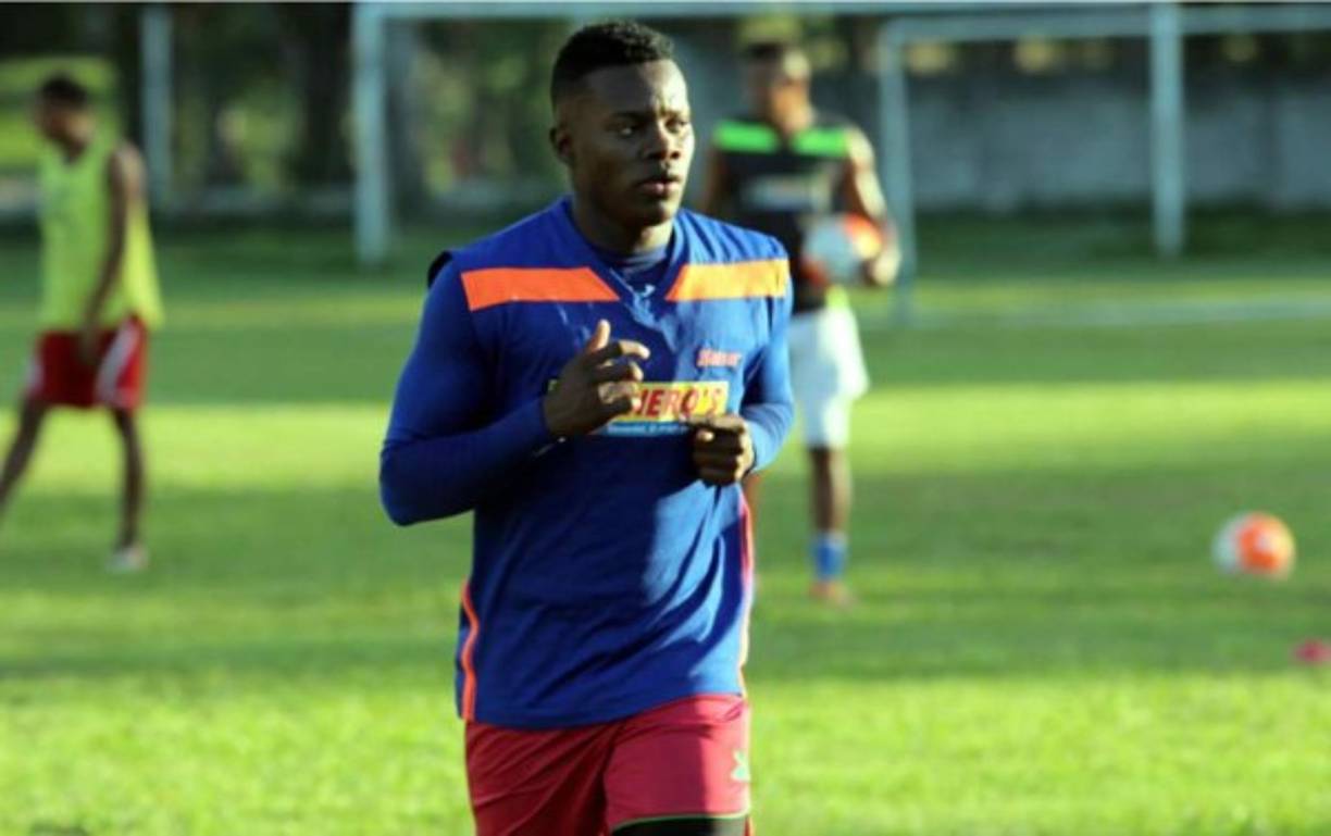 Júnior Lacayo, de los últimos casos. Comenzó a brillar en el Victoria y debido a eso se fue al Santos Laguna de México pero lo mandaron al Sub-20 y ahora juega en la segunda del campeonato mexicano con el Tampico.