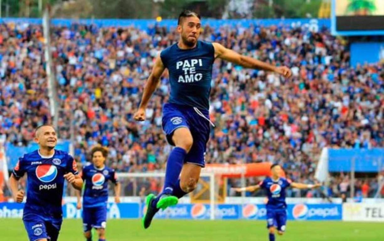 Santiago Vergara festejó por todo lo alto su golazo en la final contra Platense, se lo marcó al panameño José Calderón, quien estará en el Mundial de Rusia con Panamá.