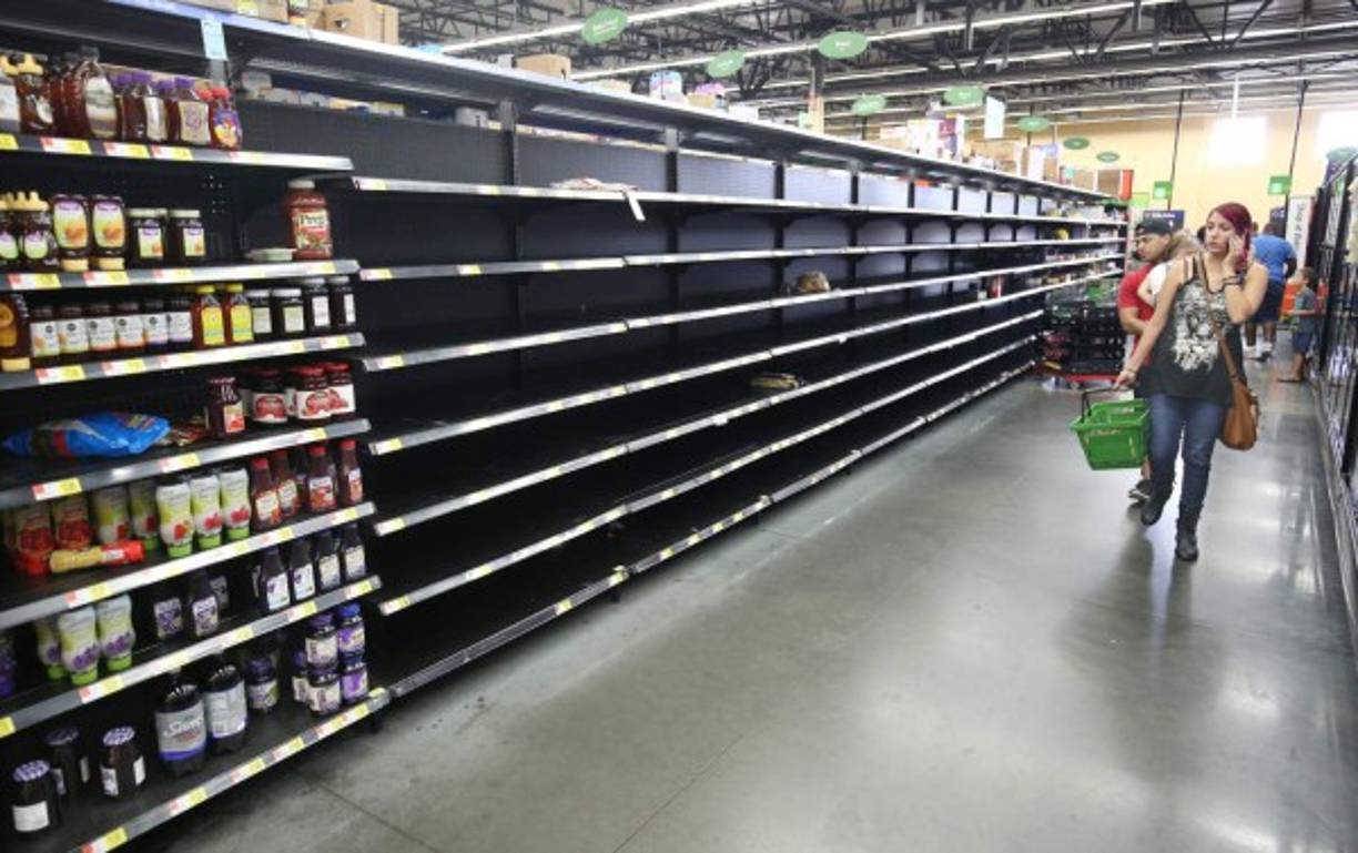 Alrededor de 1,5 millones de residentes de la costa de Florida recibieron la orden de evacuar, así como más de un millón en Carolina del Sur. Y Georgia, donde se espera que Matthew llegue el sábado, también ordenó evacuar a los habitantes de seis condados de su litoral.