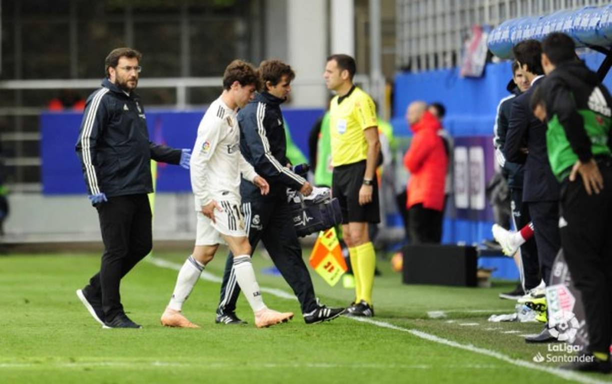 Álvaro Odriozola salió lesionado justo después del segundo gol del Eibar, en el cual cometió el error de regalar el balón.
