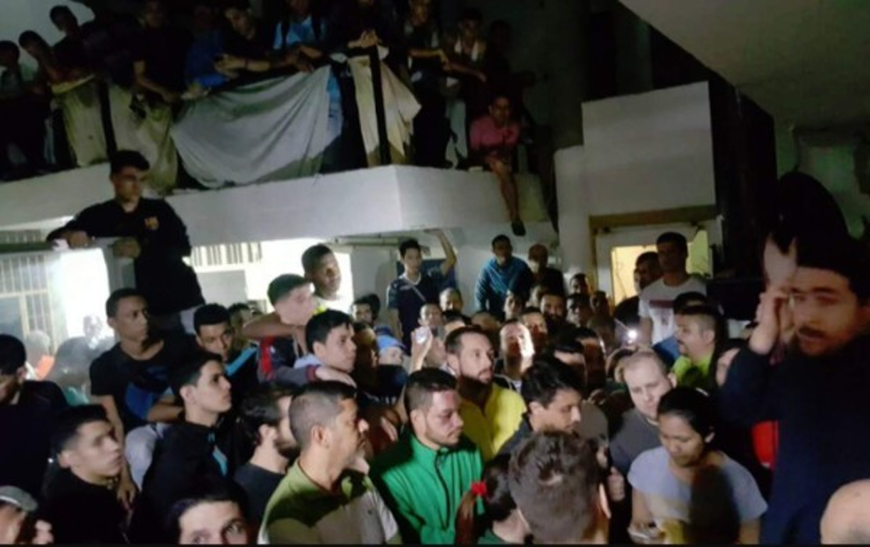 Según esa ONG, en el pico de las protestas de 2017 El Helicoide tuvo 340 detenidos en celdas con capacidad para 80.