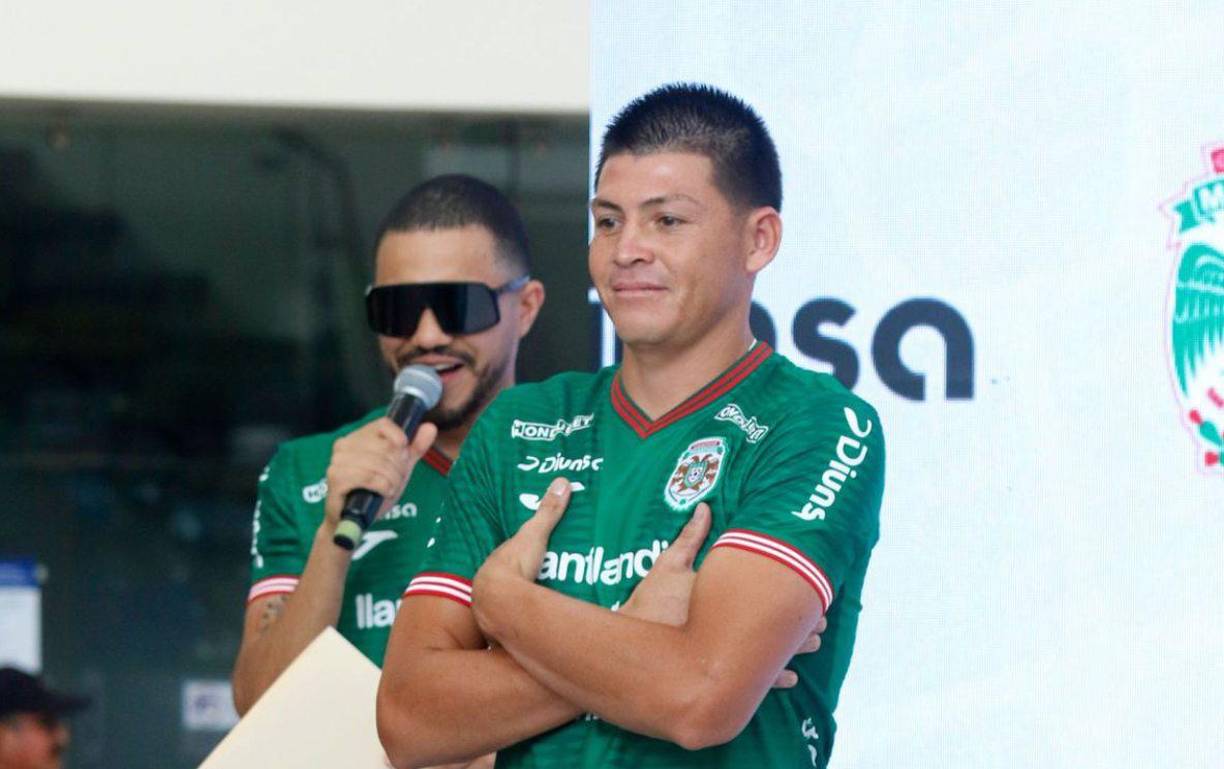 En un bonito evento realizado en esta ciudad, Marathón presentó la nueva camisa para la próxima temporada. Francisco “Chelito” Martínez fue uno de los jugadores que estuvo como modelo.