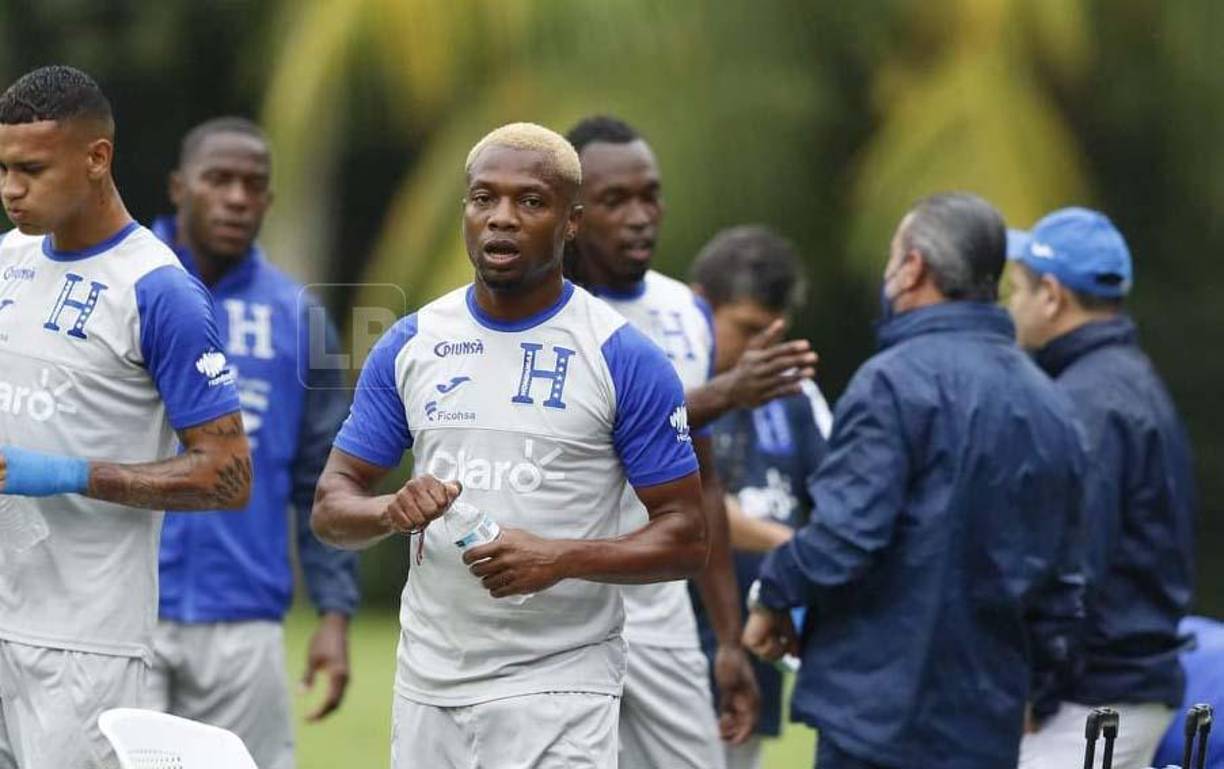 Kevin Álvarez: Estará como lateral por la banda derecha ante la baja de Andy Najar.