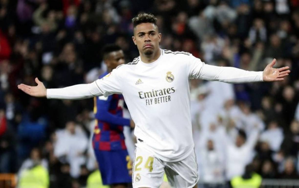 Mariano Díaz no se unirá al Benfica después de que el club potugués no haya podido cerra una cesión con el Real Madrid, según informa el diario luso Record. El delantero estaba listo para mudarse a Portugal cedido con opción de compra al final de la temporada, pero el reciente fichaje del uruguayo Darwin Núñez por parte del Benfica les ha hecho perder el interés.