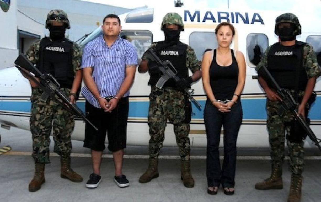 Los Zetas, también conocidos como el Cártel de Los Zetas, dejaron una huella siniestra en la historia del crimen organizado en México. Este grupo, considerado como uno de los más poderosos y violentos del país, se involucró en una amplia gama de actividades delictivas que abarcaban desde el narcotráfico y la piratería hasta el terrorismo y el lavado de dinero.