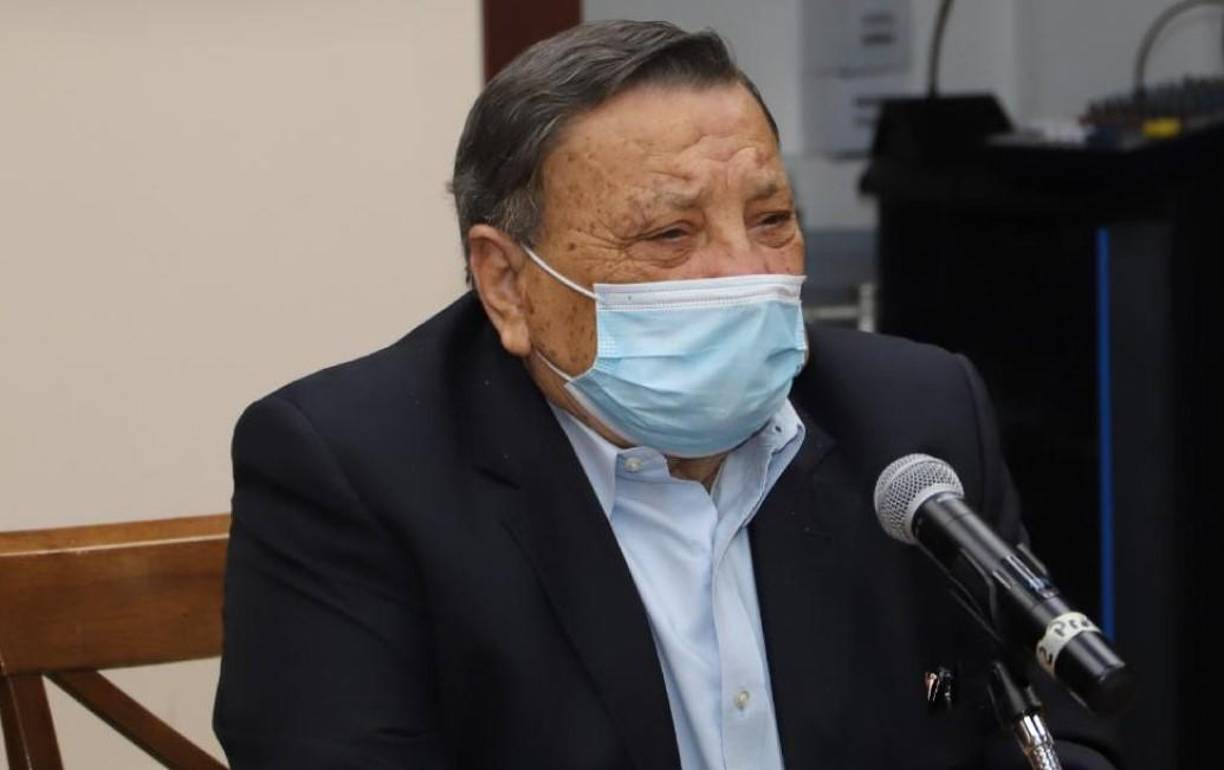 <b>18. Postulante Augusto Aguilar, doctor en Psicología:</b>“He sido redactor de las dos Leyes Electorales que ha tenido el país, la anterior y la nueva que recién se aprobó”.