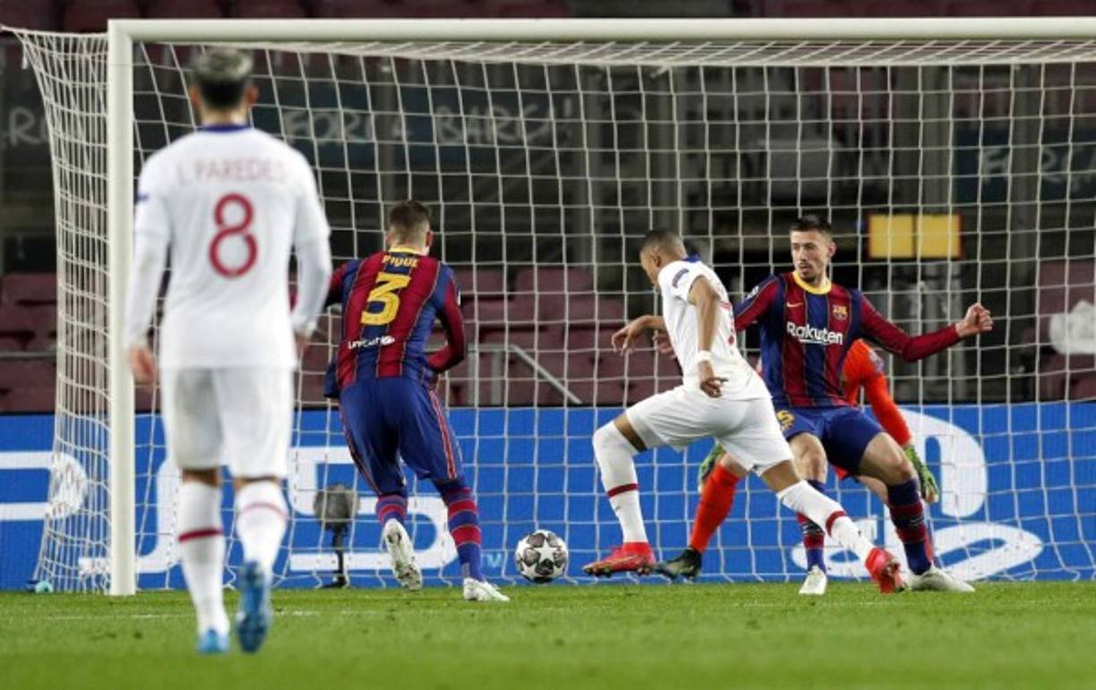 Mbappé superó en la marca a Lenglet y de zurda marcó el empate 1-1 para el PSG.