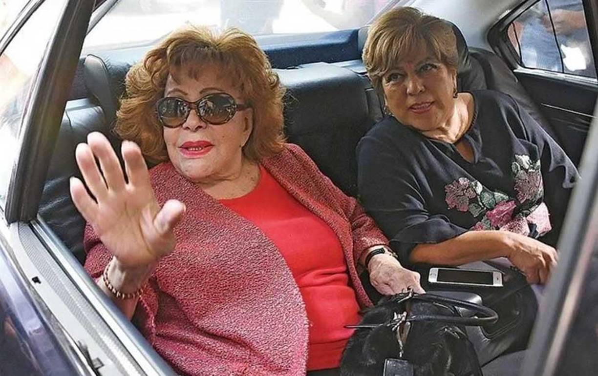 Según informes de 2022, Efigenia Ramos, quien fue la asistente personal de Pinal durante más de 35 años, recibiría un departamento como agradecimiento por su lealtad y servicio.