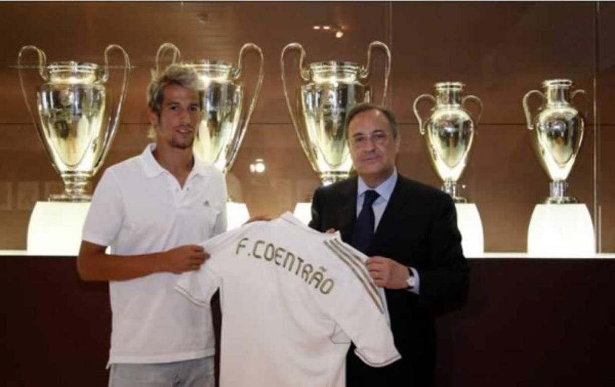 Fabio Coentrao - Real Madrid pagó por él 30 millones de euros al Benfica cuando despuntaba pero nunca ha terminado de justificar ese gasto. Marcelo le quitó el puesto y se fue cedido al Mónaco, regresó al equipo merengue para ser suplente perpetuo, volvió a salir cedido al Sporting de Portugal. Y finalmente dejó Madrid para fichar por el Rio Ave, club en el que se formó.