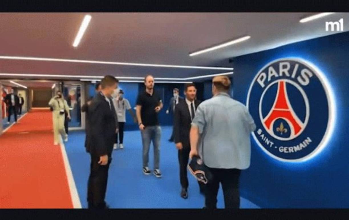 'Te llevan de un lado a otro. Vas haciendo cosas... No parás. Muchas entrevistas, una detrás de otra y yo lo que quiero es entrenar, jugar... Pero feliz', comentaba tranquilamente Messi cuando Ibai Llanos le nombró el tridente ofensivo que el PSG tendrá esta temporada, formado por Neymar, Mbappé y el propio Leo.<br/><br/>