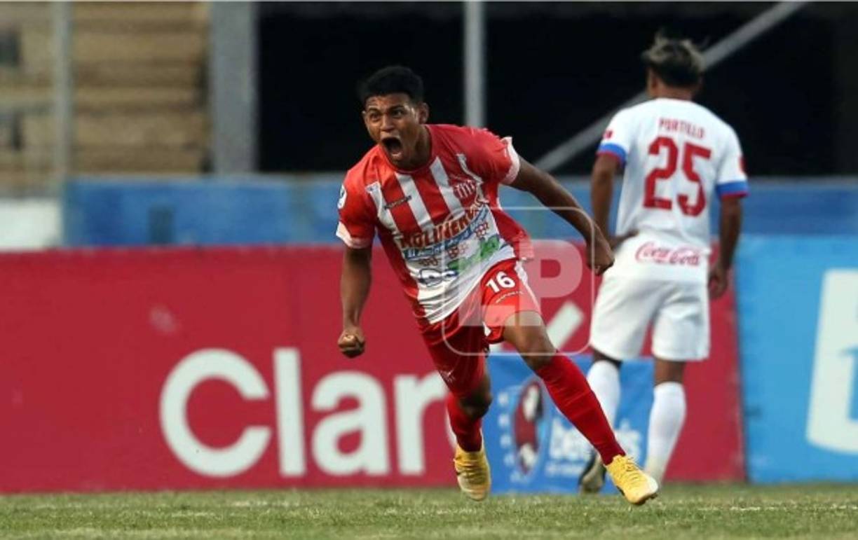 Ederson Funez rescató un empate (1-1) para el Vida contra el Olimpia. Un grito eufórico para celebrarlo.