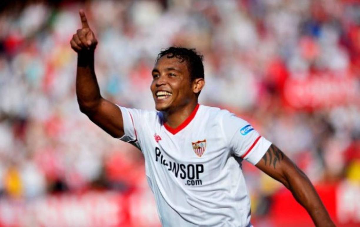 El presidente del Sporting de Portugal, Sousa Cintra, ha confirmado que su club todavía está buscando un delantero para esta temporada. Están interesados en Luis Muriel, delantero colombiano del Sevilla.