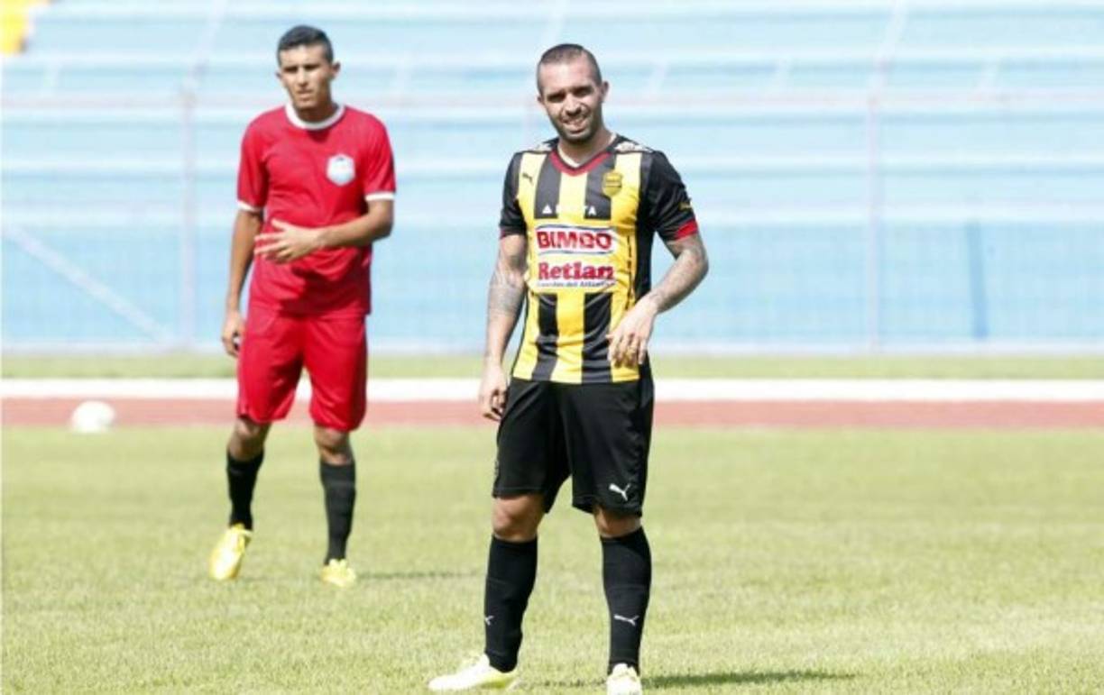 Giancarlo Maldonado - El delantero venezolano paso sin pena ni gloria en el Real España, solo estuvo un torneo y jugó 10 partidos, no marcó goles.