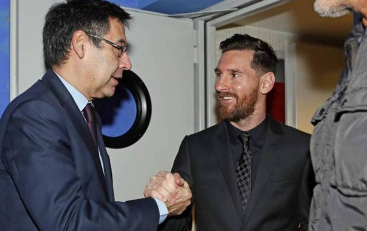 La atención de Messi y sus allegados está centrada en cómo hacer efectiva su salida del Barcelona de manera libre. Esta intención choca con la postura del club blaugrana que sostiene que esa alternativa ya no es válida y, al mismo tiempo, recalca sus intenciones de no sentarse a negociar una posible venta a otro equipo.