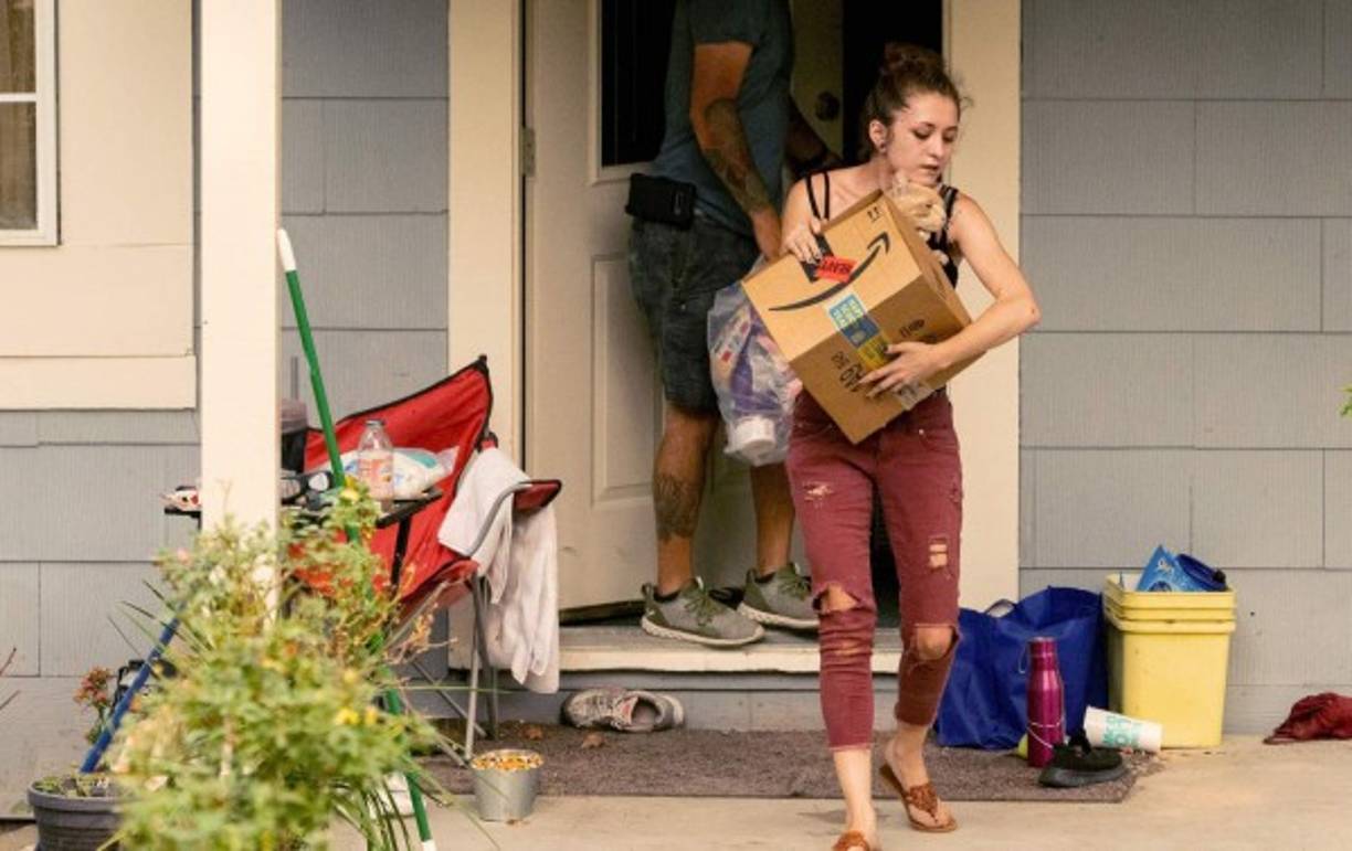 Los incendios se extendieron hasta el centro y el sur de California, con dos grandes fuegos que queman cerca de Los Ángeles y San Diego, y un tercero declarado en la Sierra Nevada.