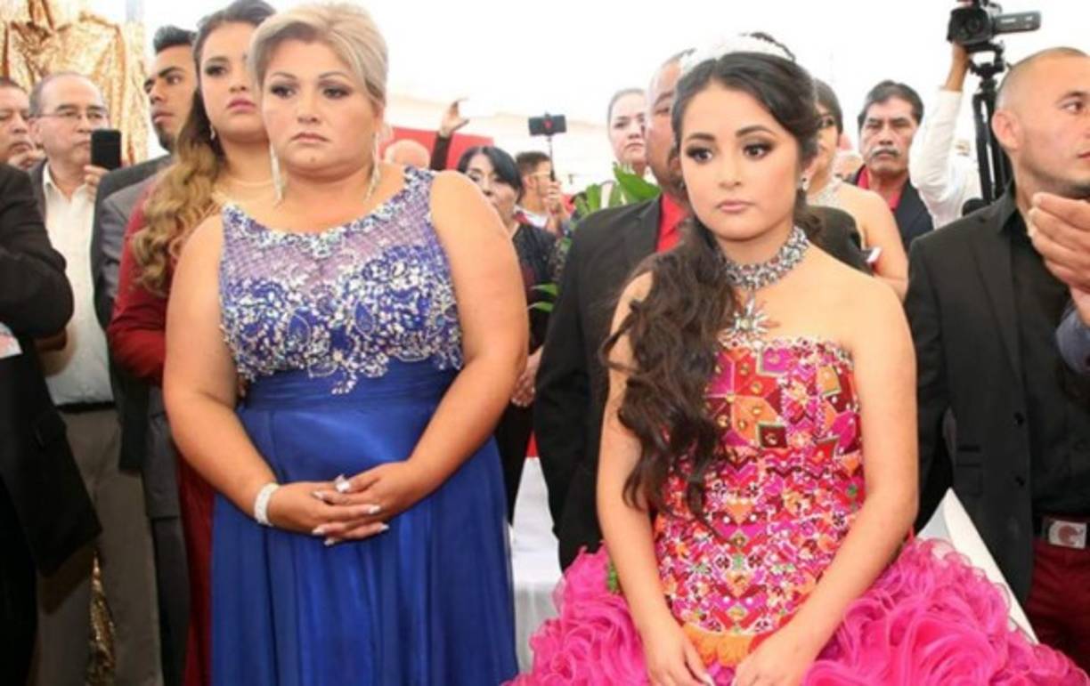 Rubí cumplirá este 31 de agosto la mayoría de edad fortalecida por la locura que vivió en diciembre de 2016, cuando la invitación por vídeo a su fiesta de quince años en el poblado de La Joya se viralizó en las redes y varios miles de personas acudieron a la cita provenientes sobre todo de México y Estados Unidos.<br/>