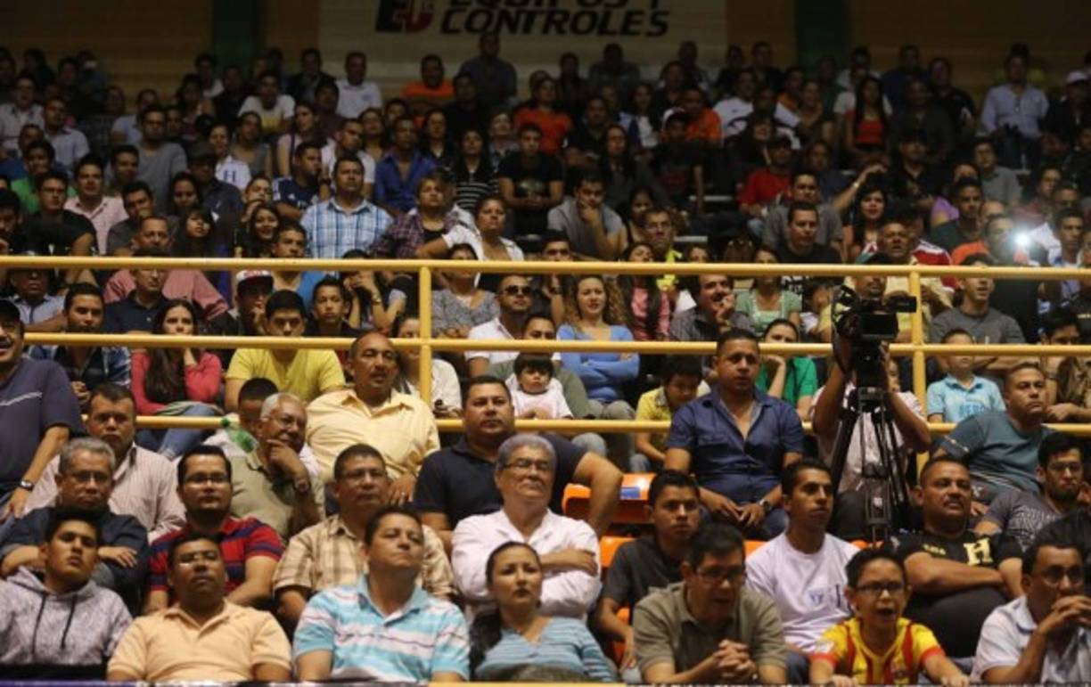 La afición se hizo presente a darle su apoyo al 'Escorpión'.