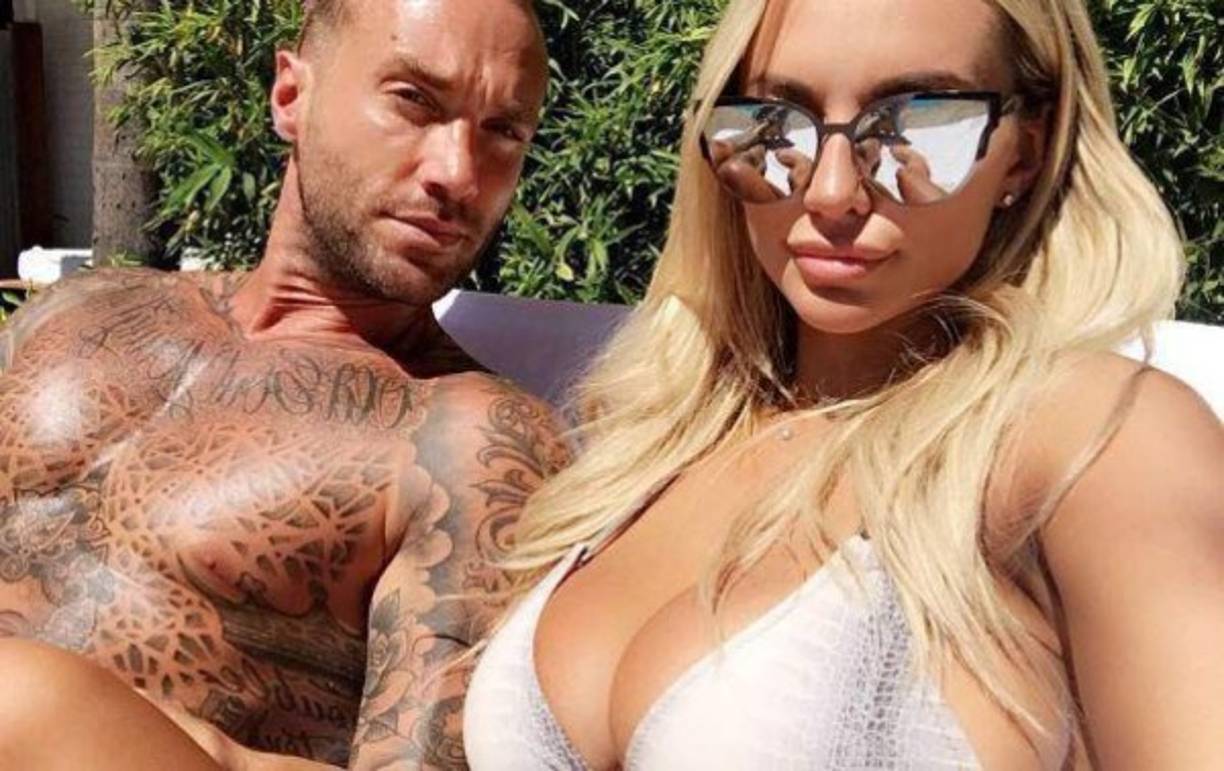 Ella fue exnovia de Calum Best, hijo del del legendario futbolista del Manchester United, George Best.