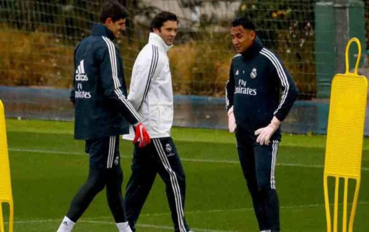 La llegada de Santiago Solari al banquillo del Real Madrid se ha convertido en una pesadilla para el tico Keylor Navas. El argentino ha decidido no darle minutos al costarricense y hoy se han revelado las razones de esta decisión. FOTOS AFP Y EFE.