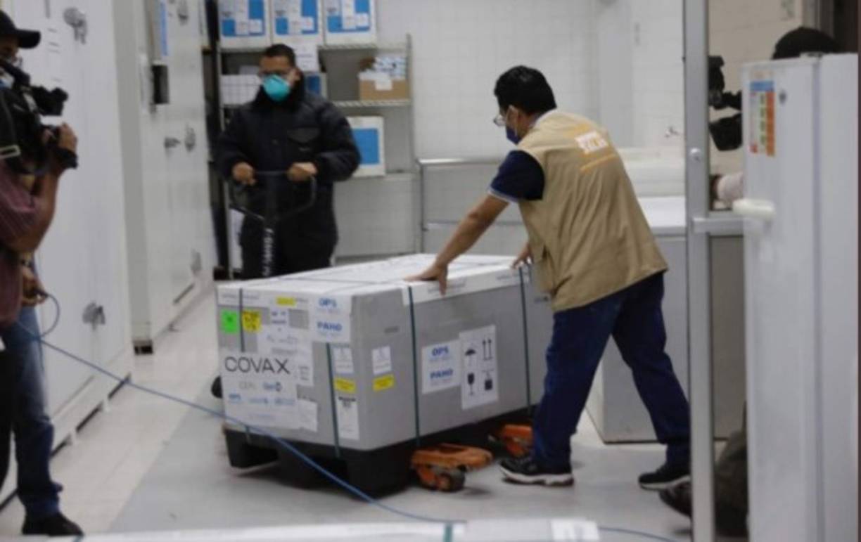 En la víspera, Flores indicó que 48.000 personas serán vacunadas con la primera de dos dosis que requieren, considerando que en lo que resta de marzo el país recibirá un lote mayor.