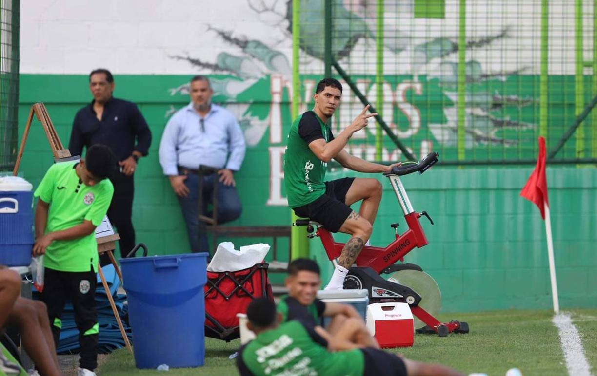 Allans Vargas hizo trabajos en la bicicleta como parte del proceso de recuperación para llegar a tono al Clausura 2024. El certamen comienza el 20 de enero. Faltan tres semanas.