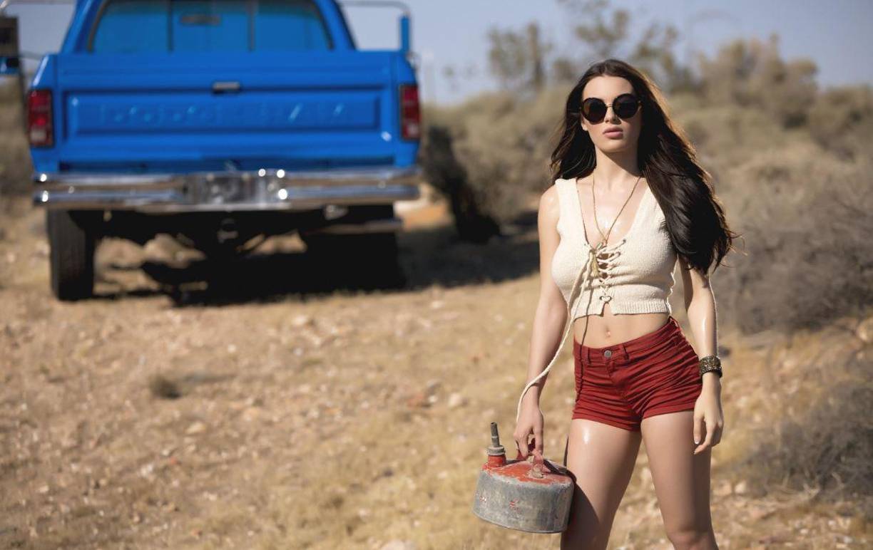 Y hoy en día asegura que “no hay cantidad de dinero” que la haga volver a la industria del porno. Lana Rhoades actualmente tiene 25 años y es madre de un niño. 