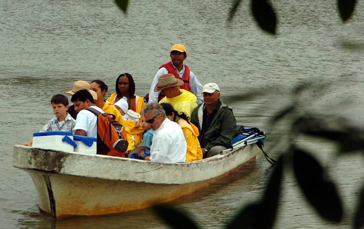 “¿Qué le ha parecido el viaje?”, se le consultó. ‘Hola, buenos días, estamos muy contentos de estar aquí, La Ceiba y toda Honduras es muy bella... estamos de vacaciones’, respondió Douglas.