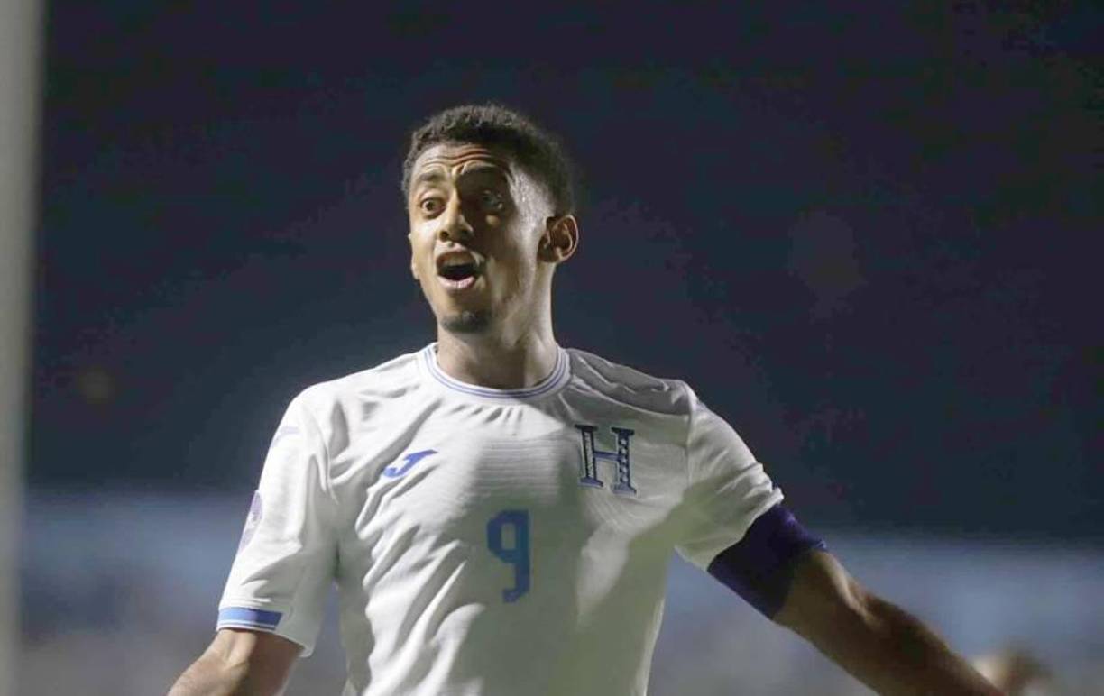 Choco Lozano: El capitán es el centrodelantero de Honduras.