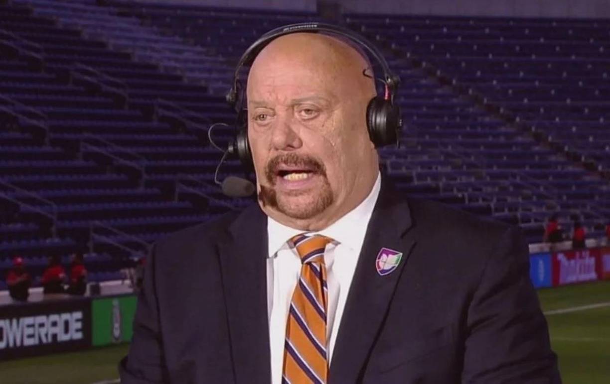 Con frases como “Zambombazo”, “Tirititito” o “Ahí, donde las arañas tejen su nido”, Bermúdez de la Serna se convirtió en un referente del periodismo deportivo mexicano desde sus inicios hace casi 50 años. 