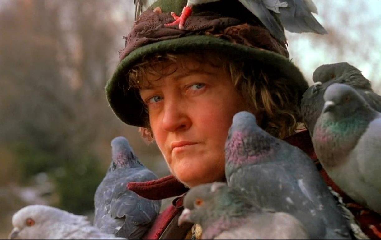 A su vez,<b> Susanna Reid</b>, de 49 años, bromeó diciendo: “¿Podemos ver <i>Home Alone 2</i>? Porque mucha gente se pregunta si eres tú”. Con risas, Piers respondió: “¿<b>Por qué sigue pasando esto? No soy yo. No soy la mujer de las palomas en </b><i><b>Home Alone 2</b></i><b>.</b>”