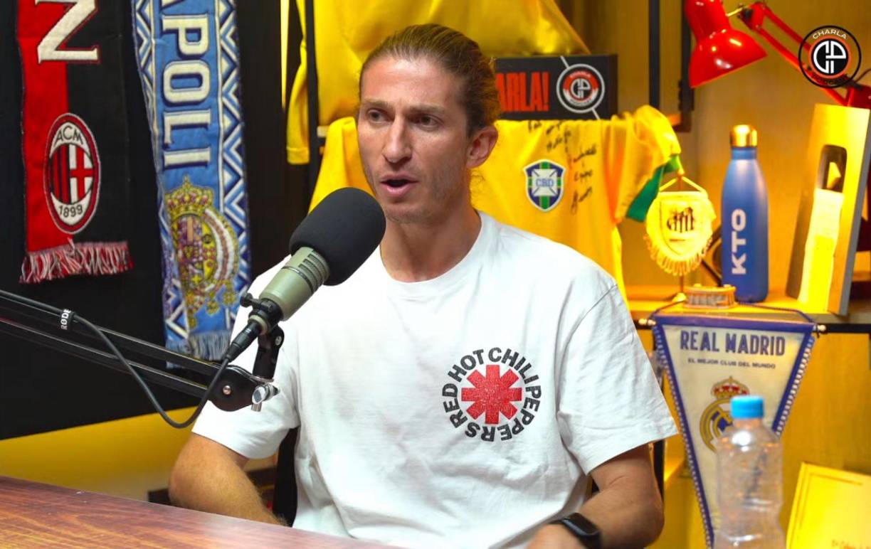 “Voy a abrir mi corazón acerca del mayor arrepentimiento de mi carrera”, arrancó diciendo el lateral brasileño sobre lo ocurrido.