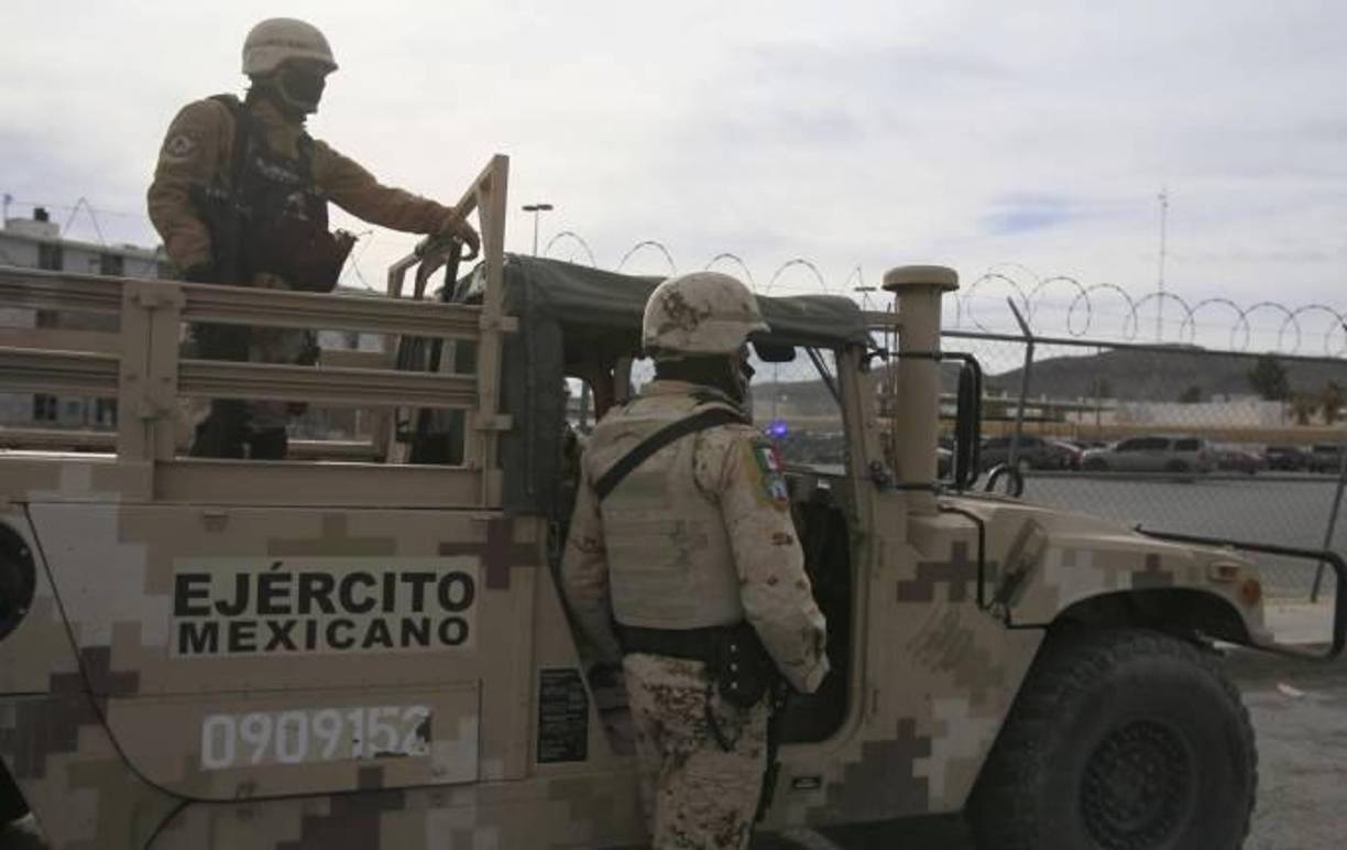 Risueño y con la mirada fija, “El Neto” dijo en entrevista a <i>El Diario</i><b> “No todo es cierto, no soy malo ¿o acaso parezco malo? ¿verdad que no?”. </b>