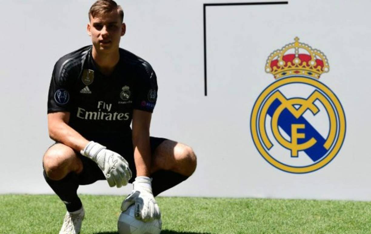 Andriy Lunin: El guardameta ucraniano ha sido presentado como nuevo jugador del Real Madrid. Cuenta con apenas 19 años de edad y llega procedente del FC Dnipro Dnipropetrovsk.