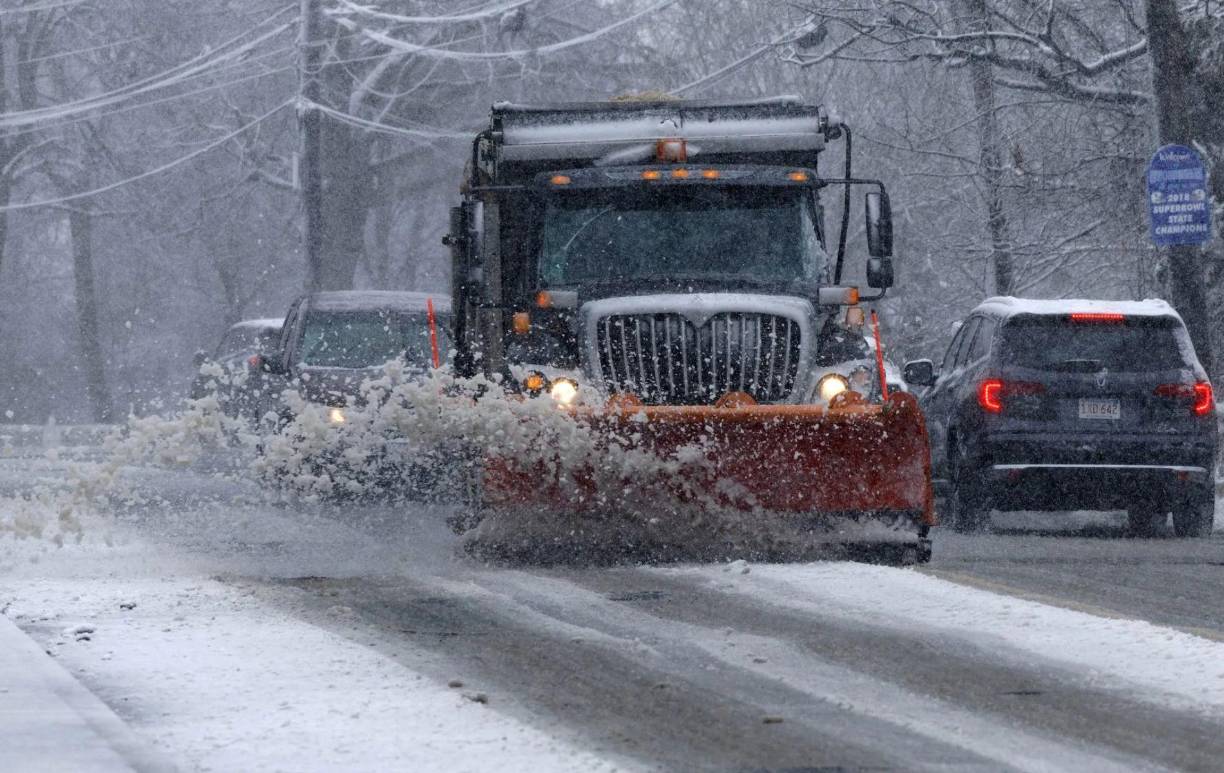 Las lluvias y el mal tiempo complican los desplazamientos en varias regiones, informaron las autoridades.
