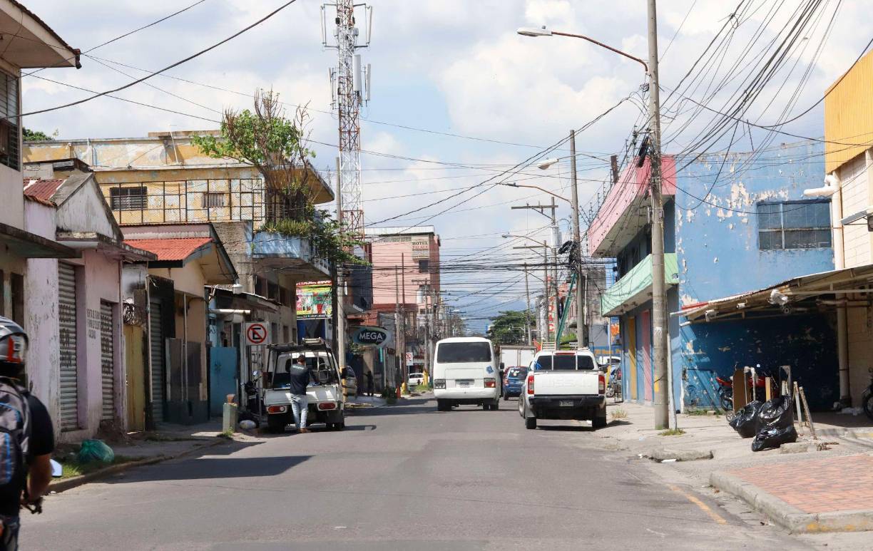 Cerciorarse de dejar las puertas de los vehículos con seguro. 