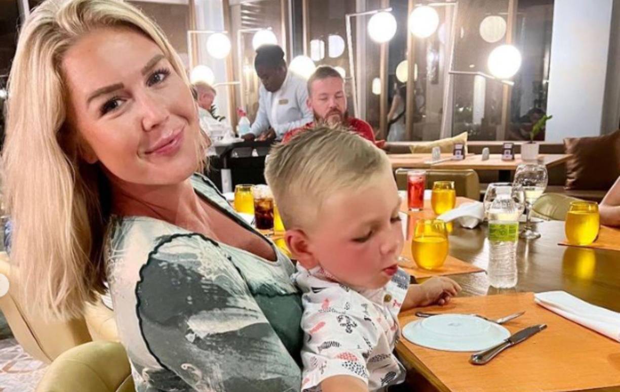 Recientemente madre, Karoline Leavitt compagina su vida familiar con su creciente influencia política, convirtiéndose en un modelo para la Generación Z en la política estadounidense