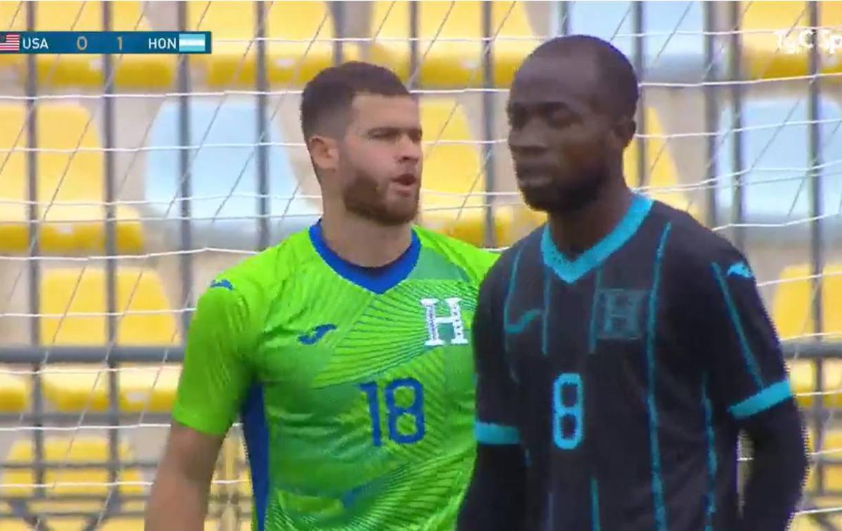 Enrique Facussé fue el portero titular de la selección hondureña en lugar de Juergen García y realizó un muy buen juego ya que protagonizó varias atajadas. 